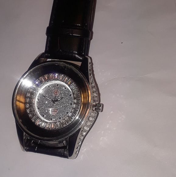 Iced out bezel  watch - Picture 2 of 3